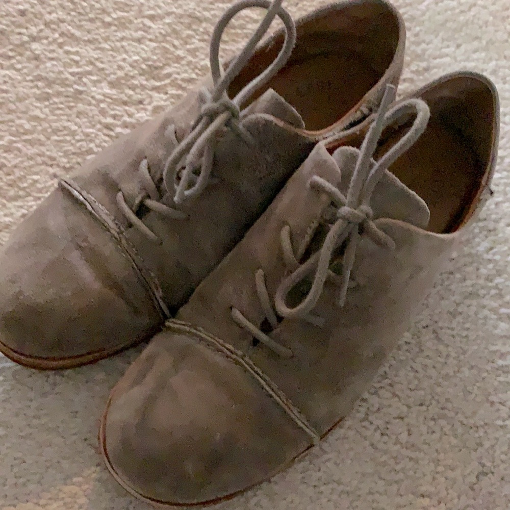 Korke Ease minimally used lace up shoes